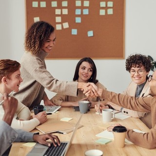 Confesercenti: Lavoro - continua consolidamento dell’occupazione, ma a trainare la ripresa sono gli over 50