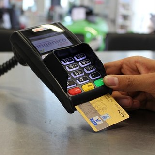 Contanti: Confesercenti, dall’obbligo di Pos al prelievo nei negozi, su cash e moneta elettronica 10 anni di interventi e incertezze