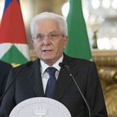 Russia “Da Mattarella falsità blasfeme”, Meloni “Mosca offende l’Italia”