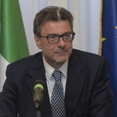 Giorgetti “Per diminuire debito non serve una manovra lacrime e sangue”