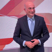 Nuovo studio e sigla per il Tg2