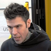 Fedez ricoverato dopo un’emorragia “Grazie di cuore ai dottori”