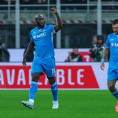 Il Napoli vola con Lukaku e Kvara, piegato 2-0 il Milan