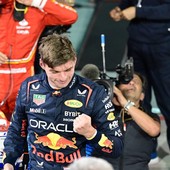 Verstappen in pole a Spielberg, seconda fila per Sainz