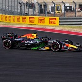 Verstappen c’è: sua la Sprint ad Austin, Sainz secondo