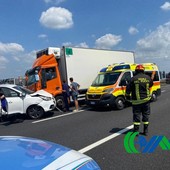 Grave incidente sulla A4, un morto e 17 feriti