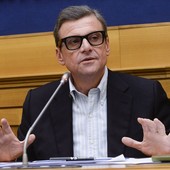 Calenda “Trump ha puntato coltello alla gola per indurre Kiev a tregua”