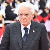 Mattarella consegna il tricolore per Parigi 2024