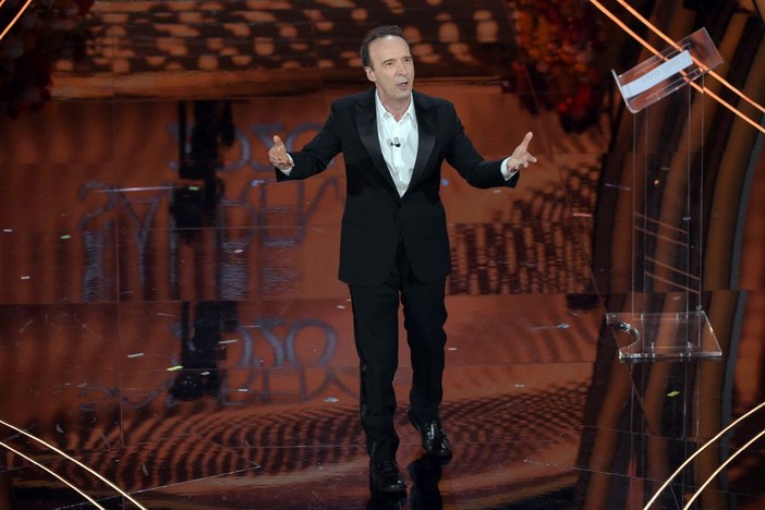 Sanremo, questa sera ad aprire il Festival sarà Roberto Benigni