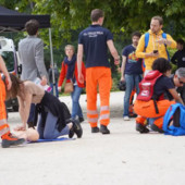 Croce Viola insegna il primo soccorso nei parchi milanesi